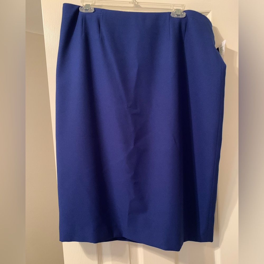 Women’s royal blue Kasper straight skirt NWT •Size 14•
